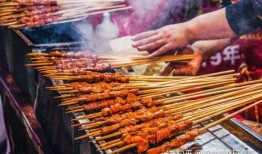 网友爆料吃淄博烧烤视频,网友现场打卡尝鲜！