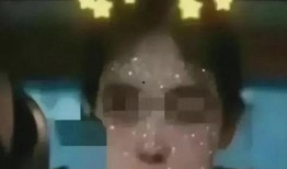 香港吃瓜女生跪地免费观看视频,吃瓜女生的独特追剧方式